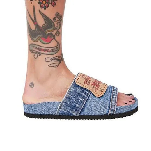 2025 Novo Verão Chinelos  Lona Feminina Moda De Sola Grossa Flip Flops Denim Carta Sandálias Sandálias Casuais Sandálias  Praia