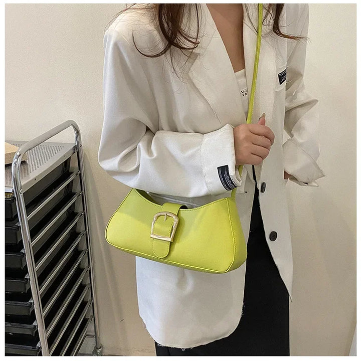 Bolsa de ombro feminina cor sólida popular pequeno saco tendência verão 2025 nova moda crossbody saco textura ombro axilas saco