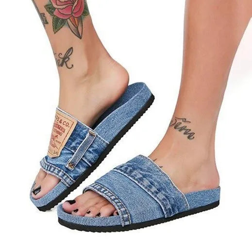 2025 Novo Verão Chinelos  Lona Feminina Moda De Sola Grossa Flip Flops Denim Carta Sandálias Sandálias Casuais Sandálias  Praia