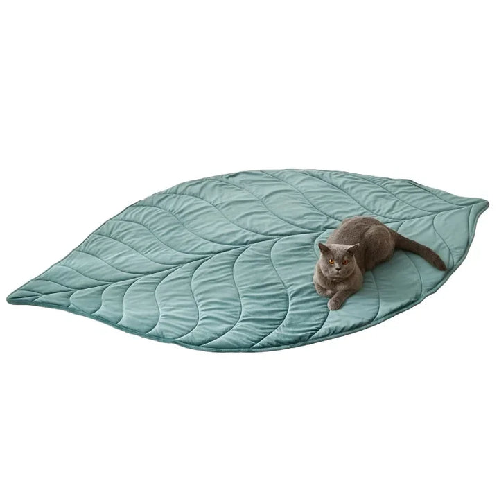 Pet Sleeping Mat Leaf-shaped Autumn and Winter Thickened Cat and Dog Mat Ins Wind Crawling Mat Game Cama Para Perro