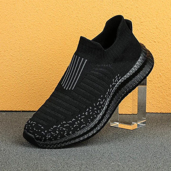 A Lazy Man Wears Flat Walking Shoes on One Foot Breathable Sneakers Fashion Comfortable Casual Shoe Masculin Zapatillas Hombre